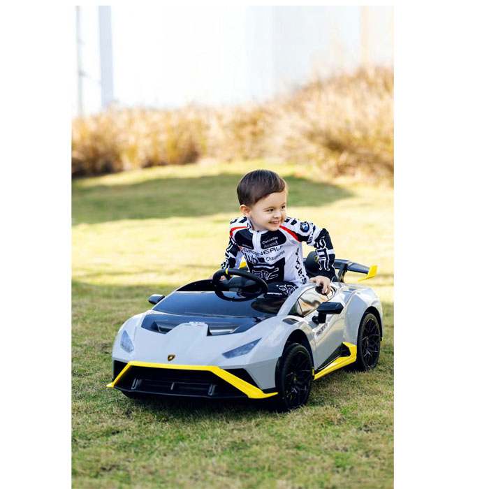 Licensed KIds Ride On Lamborghini Huracan STO